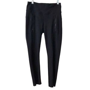 Athleta Women's Black Zipper Pocket Crop Ankle Leggings‎ in Size S